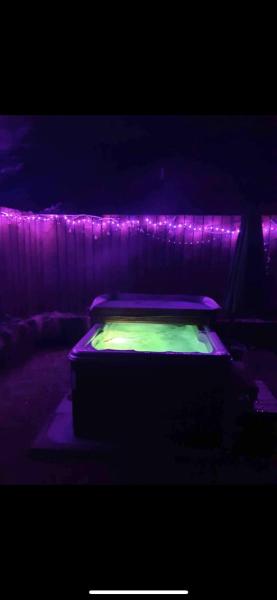 Bankhead Accommodation with Hot Tub in Aberdeenshire